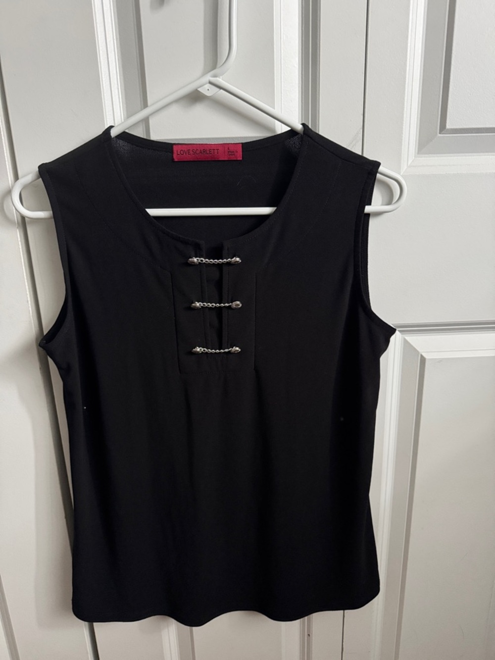 Scarlett Black Sleeveless Chain-Detail Tank
